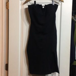 Tube dress with sharp sweetheart neckline
